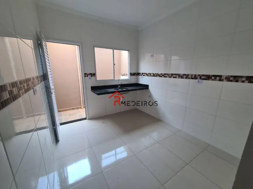Foto 1 de Casa de Condomínio com 2 quartos à venda, 51m2 em Praia Grande - SP