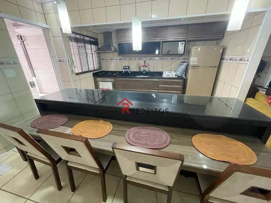 Foto 9 de Casa com 2 quartos à venda, 173m2 em Maracanã, Praia Grande - SP