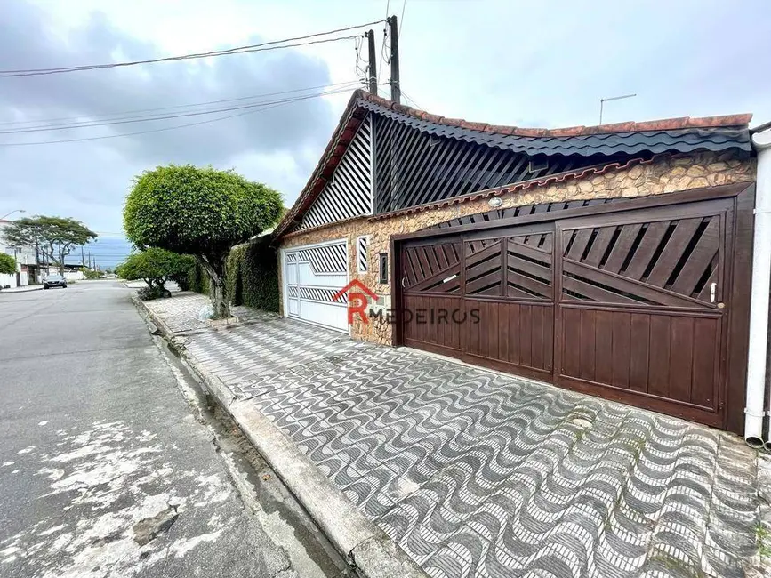 Foto 2 de Casa com 2 quartos à venda, 173m2 em Maracanã, Praia Grande - SP