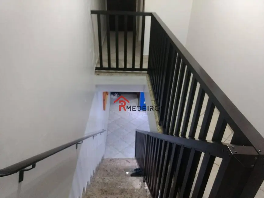 Foto 6 de Sobrado com 3 quartos à venda, 275m2 em Tupi, Praia Grande - SP