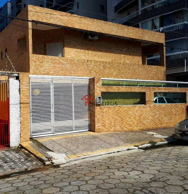 Casa com 2 quartos à venda, 85m2 em Canto do Forte, Praia Grande - SP - imagem 1 Foto 1 de Casa com 2 quartos à venda, 85m2 em Canto do Forte, Praia Grande - SP