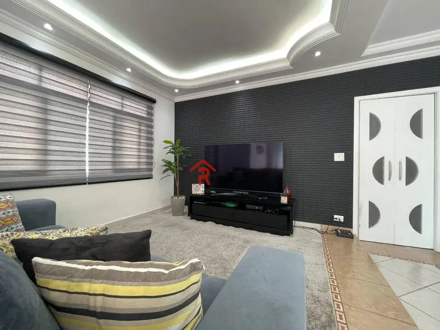 Casa com 3 quartos à venda, 200m2 em Canto do Forte, Praia Grande - SP - imagem 3 Foto 3 de Casa com 3 quartos à venda, 200m2 em Canto do Forte, Praia Grande - SP