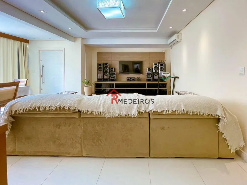 Foto 3 de Casa com 3 quartos à venda, 380m2 em Canto do Forte, Praia Grande - SP