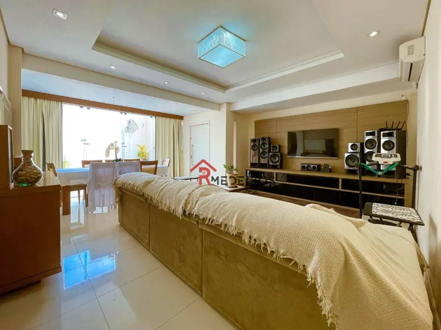 Foto 4 de Casa com 3 quartos à venda, 380m2 em Canto do Forte, Praia Grande - SP