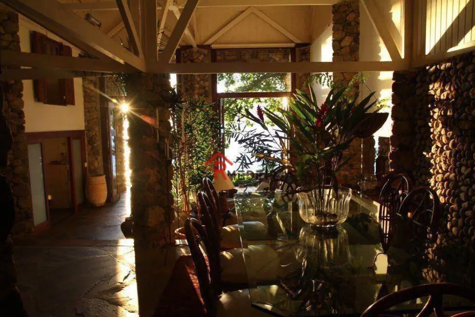 Foto 3 de Casa com 6 quartos à venda, 1700m2 em Ilhabela - SP