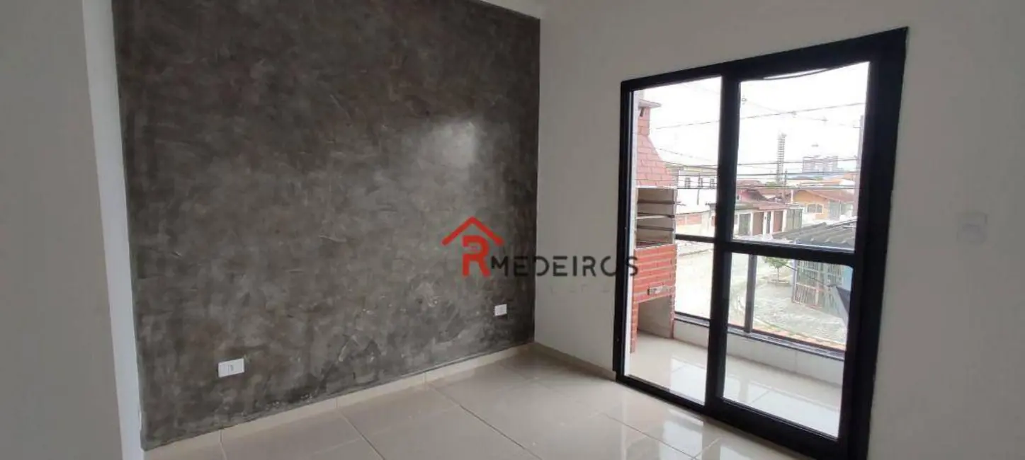 Foto 2 de Casa de Condomínio com 2 quartos à venda, 71m2 em Maracanã, Praia Grande - SP