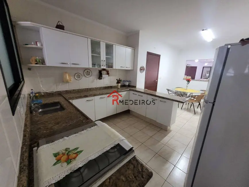 Foto 8 de Apartamento com 3 quartos à venda, 250m2 em Tupi, Praia Grande - SP