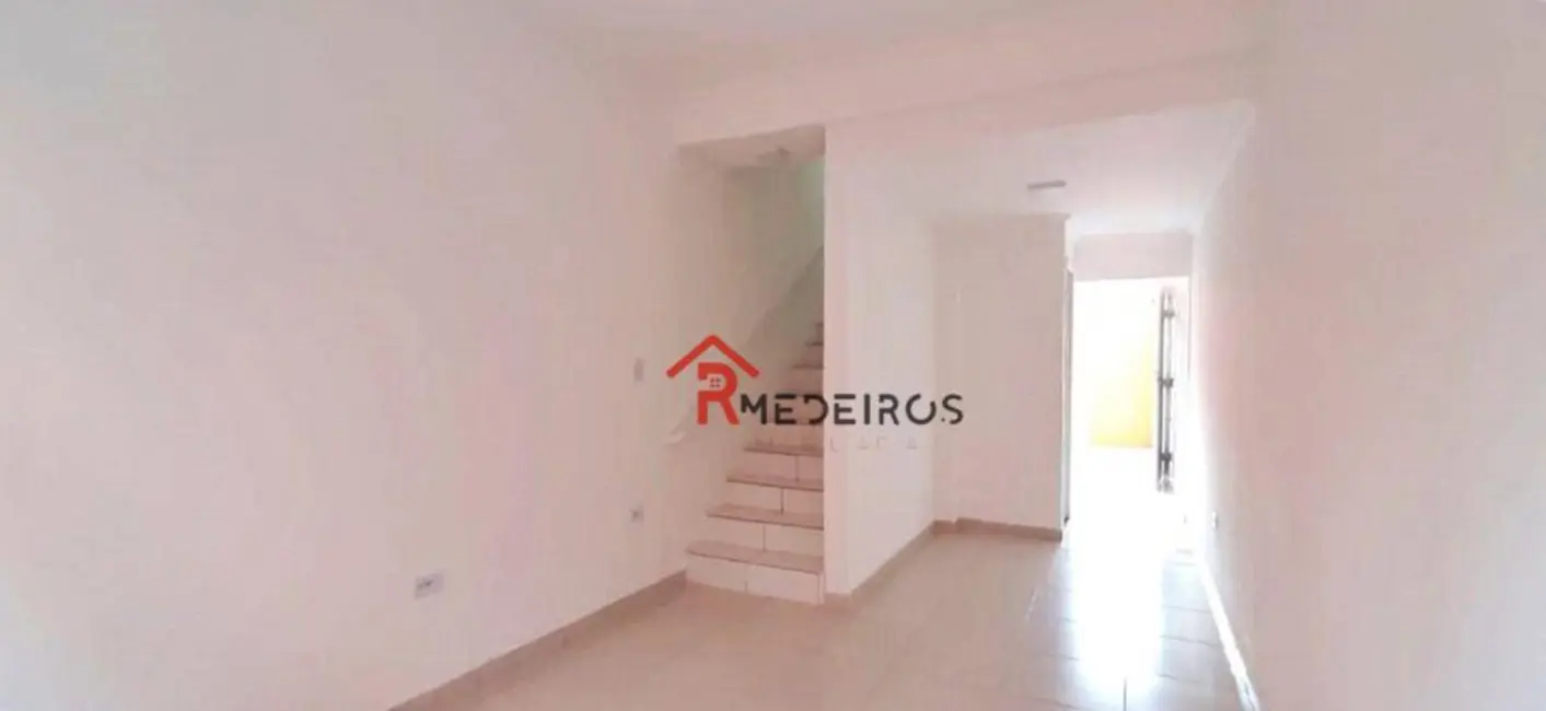 Foto 2 de Sobrado com 2 quartos à venda, 90m2 em Vila Sônia, Praia Grande - SP