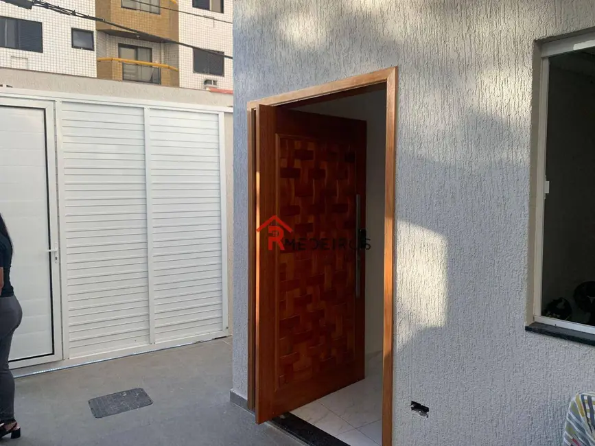 Sobrado com 3 quartos à venda, 110m2 em Aviação, Praia Grande - SP - imagem 3 Foto 3 de Sobrado com 3 quartos à venda, 110m2 em Aviação, Praia Grande - SP