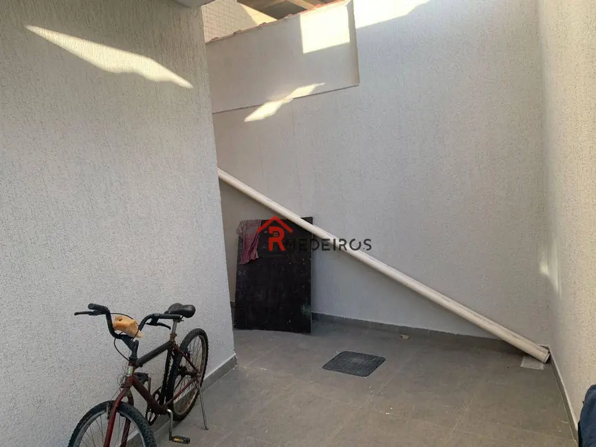 Sobrado com 3 quartos à venda, 110m2 em Aviação, Praia Grande - SP - imagem 5 Foto 5 de Sobrado com 3 quartos à venda, 110m2 em Aviação, Praia Grande - SP