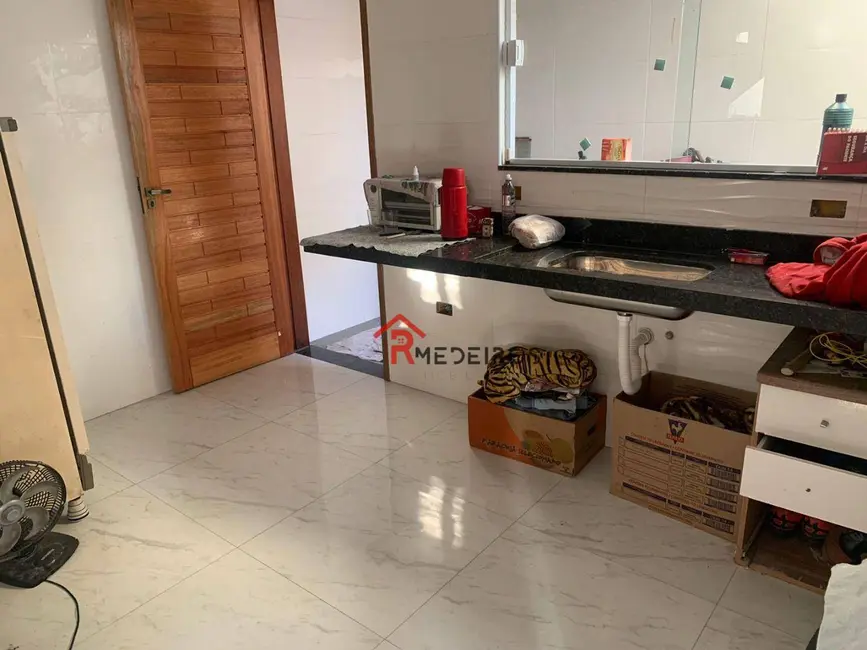 Sobrado com 3 quartos à venda, 110m2 em Aviação, Praia Grande - SP - imagem 9 Foto 9 de Sobrado com 3 quartos à venda, 110m2 em Aviação, Praia Grande - SP