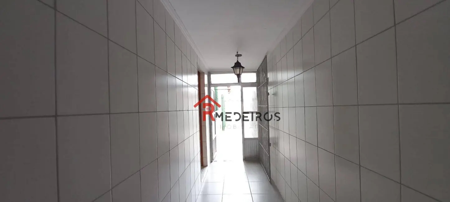 Sobrado com 2 quartos à venda, 125m2 em Ocian, Praia Grande - SP - imagem 3 Foto 3 de Sobrado com 2 quartos à venda, 125m2 em Ocian, Praia Grande - SP