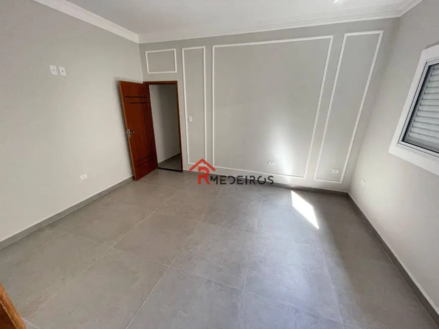 Casa com 3 quartos à venda, 200m2 em Praia Grande - SP - imagem 8 Foto 8 de Casa com 3 quartos à venda, 200m2 em Praia Grande - SP