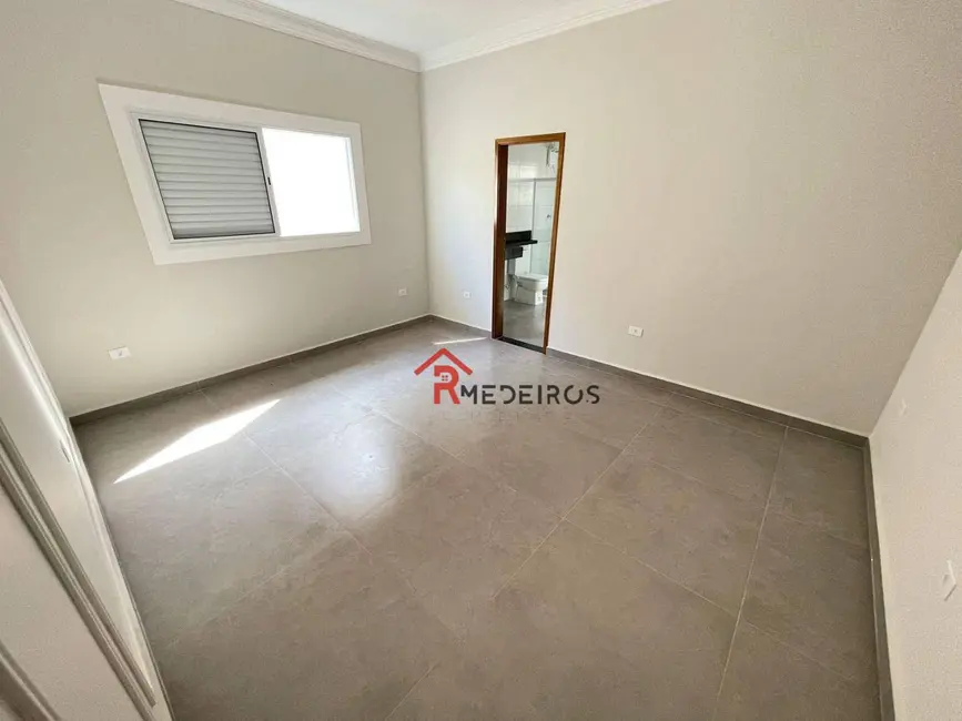 Casa com 3 quartos à venda, 200m2 em Praia Grande - SP - imagem 7 Foto 7 de Casa com 3 quartos à venda, 200m2 em Praia Grande - SP