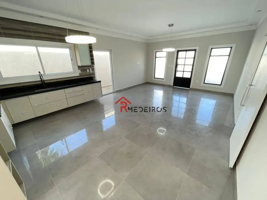 Casa com 3 quartos à venda, 200m2 em Praia Grande - SP - imagem 5 Foto 5 de Casa com 3 quartos à venda, 200m2 em Praia Grande - SP