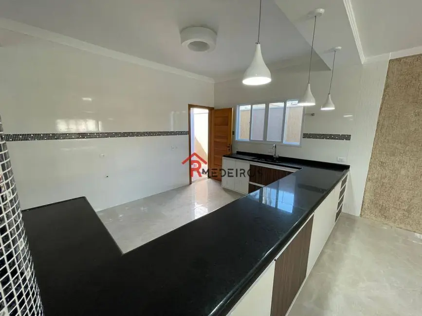 Foto 9 de Sobrado com 6 quartos à venda, 320m2 em Praia Grande - SP