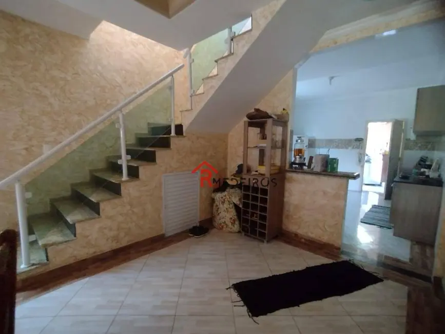 Foto 3 de Sobrado com 2 quartos à venda, 150m2 em Caiçara, Praia Grande - SP