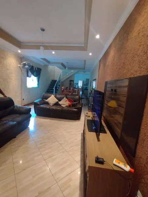 Foto 8 de Sobrado com 2 quartos à venda, 150m2 em Caiçara, Praia Grande - SP