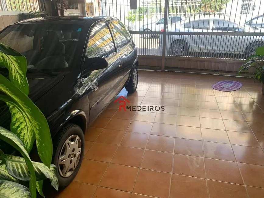 Casa com 3 quartos à venda, 150m2 em Aviação, Praia Grande - SP - imagem 2 Foto 2 de Casa com 3 quartos à venda, 150m2 em Aviação, Praia Grande - SP