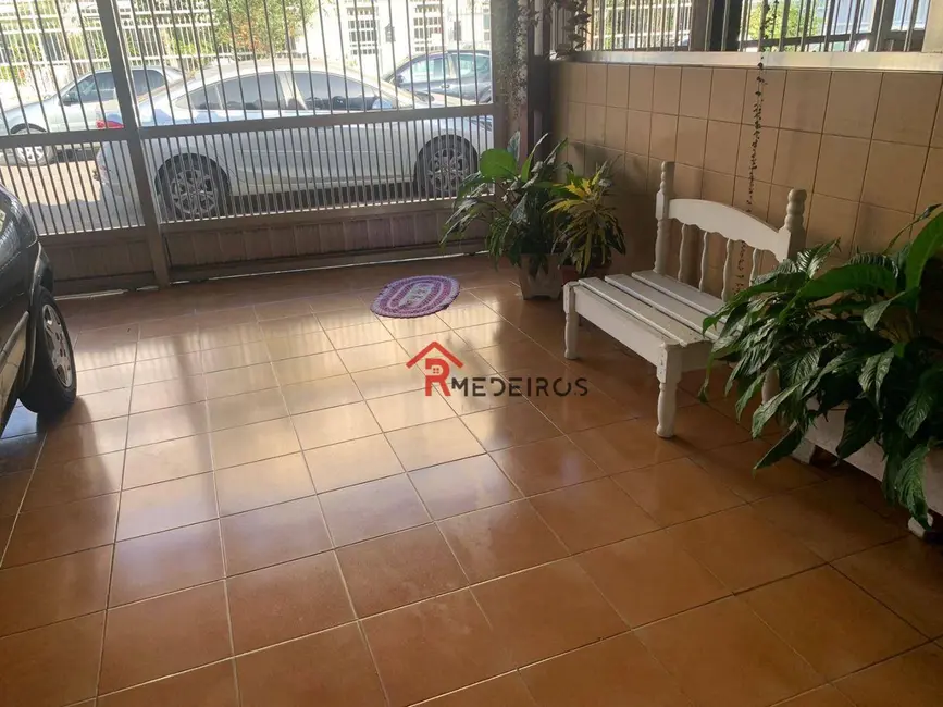 Casa com 3 quartos à venda, 150m2 em Aviação, Praia Grande - SP - imagem 3 Foto 3 de Casa com 3 quartos à venda, 150m2 em Aviação, Praia Grande - SP