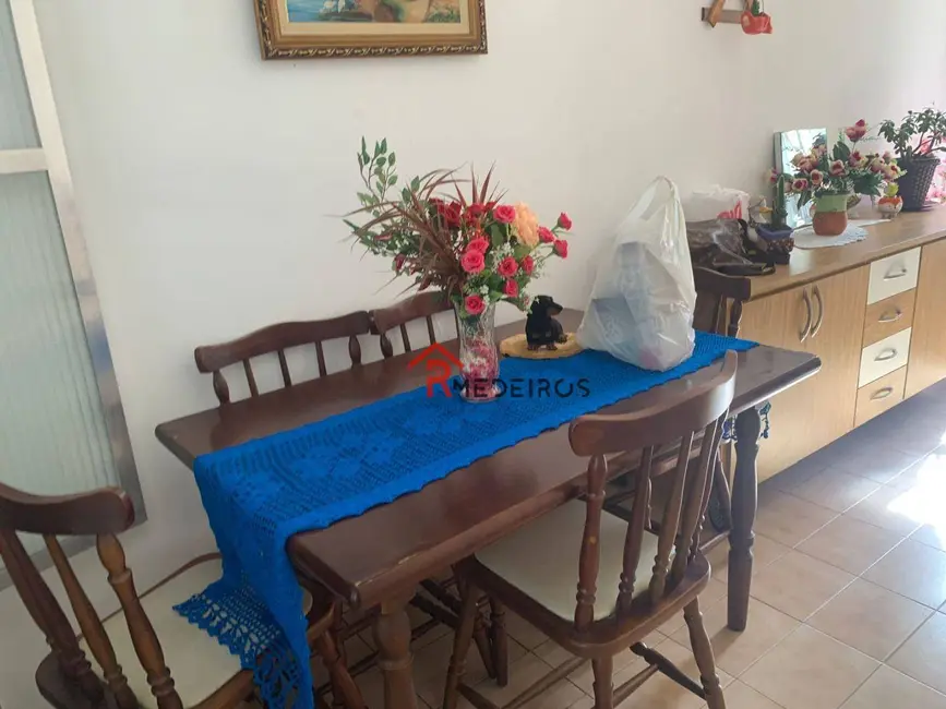 Casa com 3 quartos à venda, 150m2 em Aviação, Praia Grande - SP - imagem 8 Foto 8 de Casa com 3 quartos à venda, 150m2 em Aviação, Praia Grande - SP