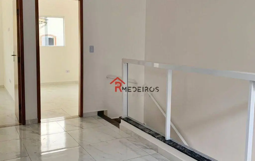 Casa com 2 quartos à venda, 65m2 em Praia Grande - SP - imagem 3 Foto 3 de Casa com 2 quartos à venda, 65m2 em Praia Grande - SP