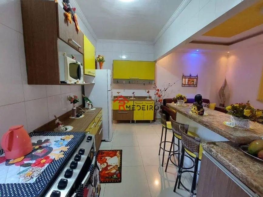 Foto 6 de Casa com 2 quartos à venda, 125m2 em Praia Grande - SP