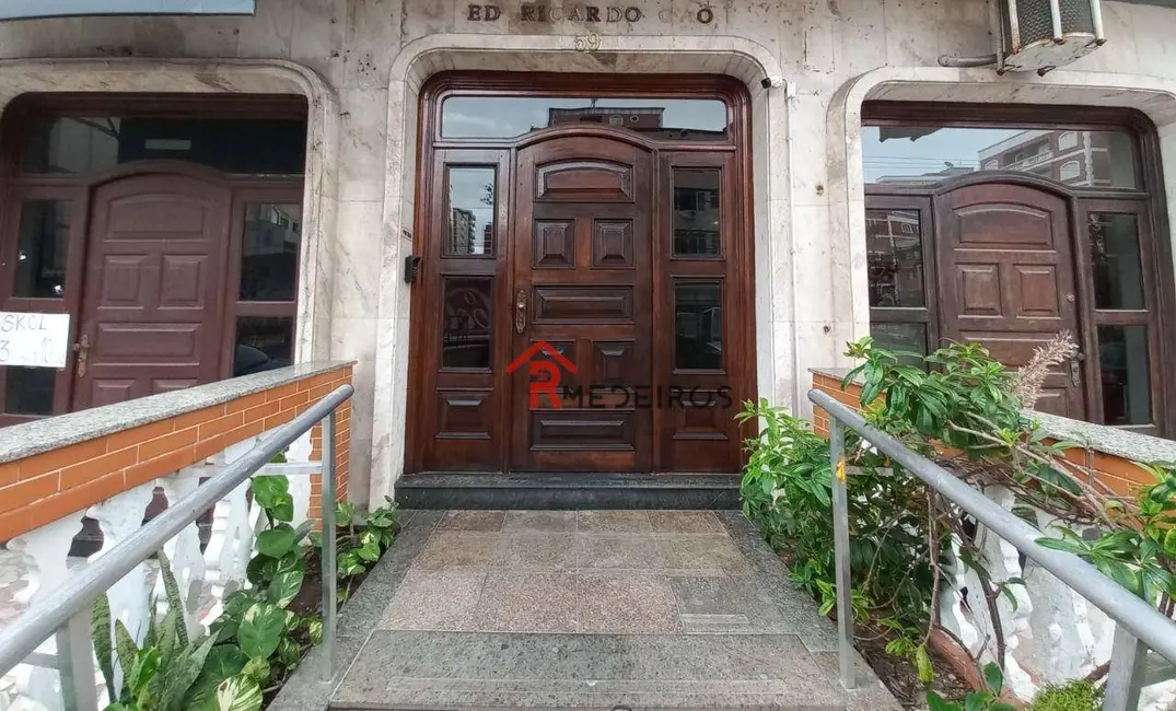 Foto 3 de Apartamento com 2 quartos à venda, 84m2 em Tupi, Praia Grande - SP