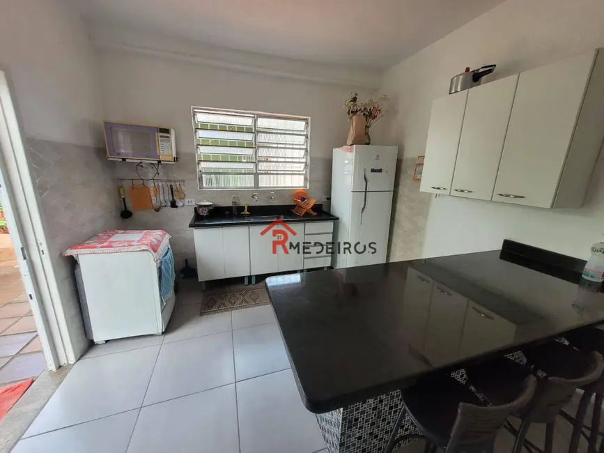 Casa com 3 quartos à venda, 290m2 em Nova Mirim, Praia Grande - SP - imagem 4 Foto 4 de Casa com 3 quartos à venda, 290m2 em Nova Mirim, Praia Grande - SP