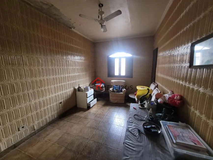 Foto 5 de Casa com 4 quartos à venda, 140m2 em Praia Grande - SP