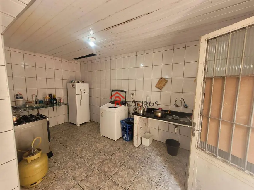 Foto 6 de Casa com 4 quartos à venda, 140m2 em Praia Grande - SP