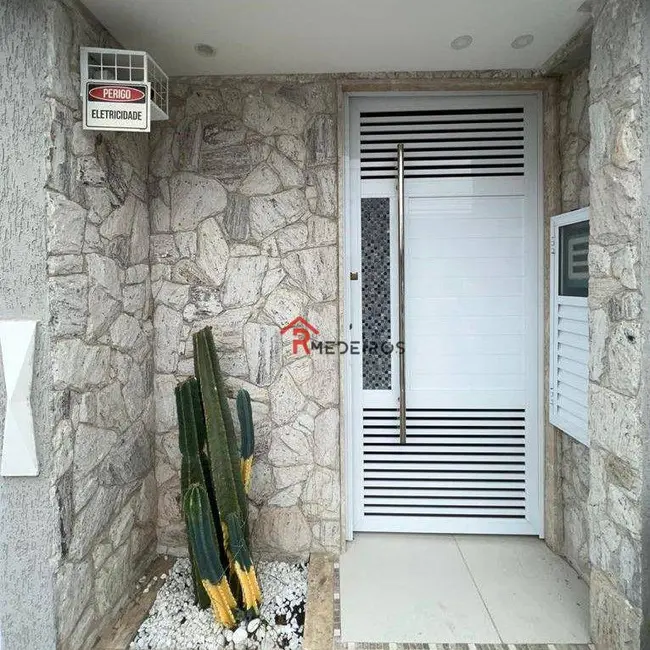 Foto 5 de Casa com 3 quartos à venda, 200m2 em Maracanã, Praia Grande - SP