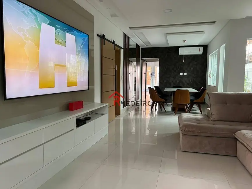 Foto 7 de Casa com 3 quartos à venda, 200m2 em Maracanã, Praia Grande - SP