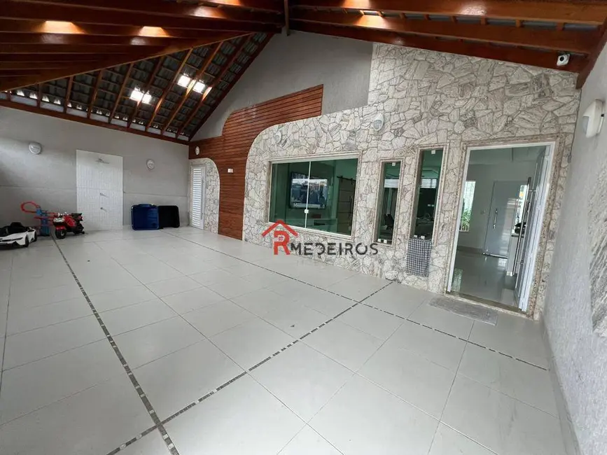 Foto 3 de Casa com 3 quartos à venda, 200m2 em Maracanã, Praia Grande - SP