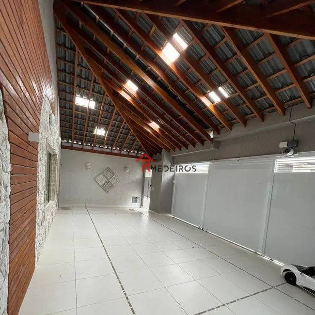 Foto 2 de Casa com 3 quartos à venda, 200m2 em Maracanã, Praia Grande - SP