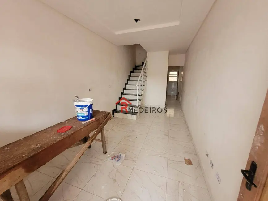 Foto 2 de Casa com 2 quartos à venda, 80m2 em Praia Grande - SP