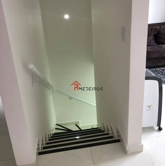 Casa de Condomínio com 2 quartos à venda, 65m2 em Canto do Forte, Praia Grande - SP - imagem 4 Foto 4 de Casa de Condomínio com 2 quartos à venda, 65m2 em Canto do Forte, Praia Grande - SP