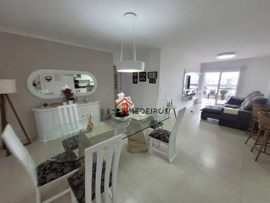 Foto 3 de Apartamento com 3 quartos à venda, 160m2 em Praia Grande - SP