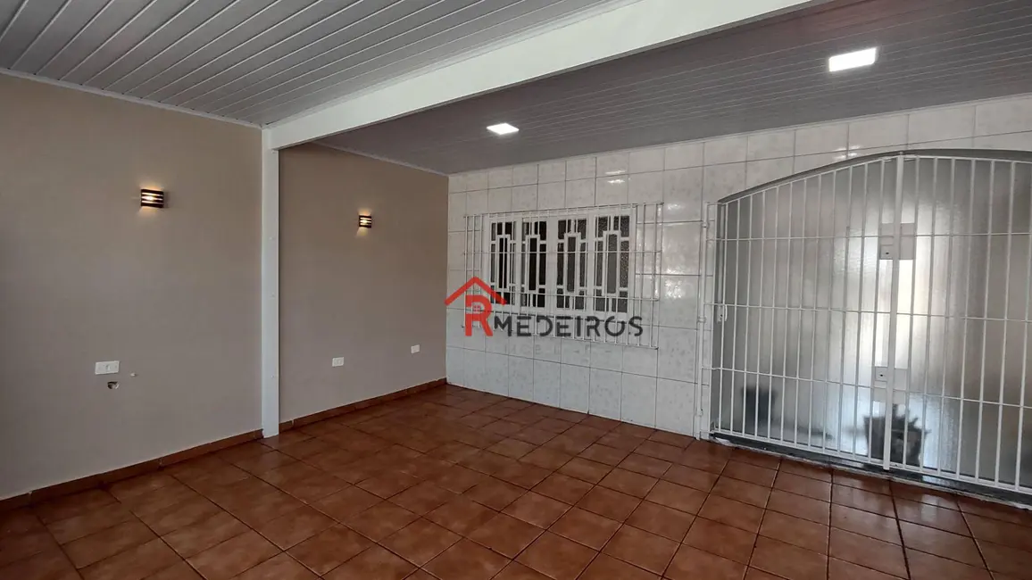 Foto 6 de Casa com 2 quartos à venda, 87m2 em Maracanã, Praia Grande - SP