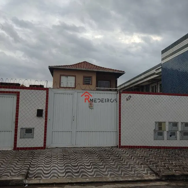 Foto 2 de Casa com 2 quartos à venda, 88m2 em Praia Grande - SP