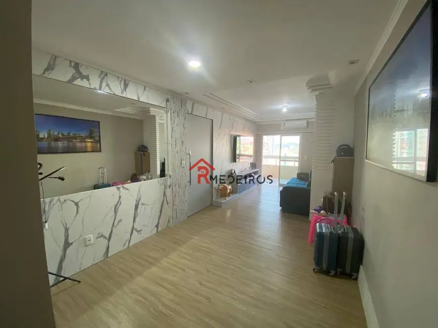 Foto 2 de Apartamento com 3 quartos à venda, 150m2 em Praia Grande - SP