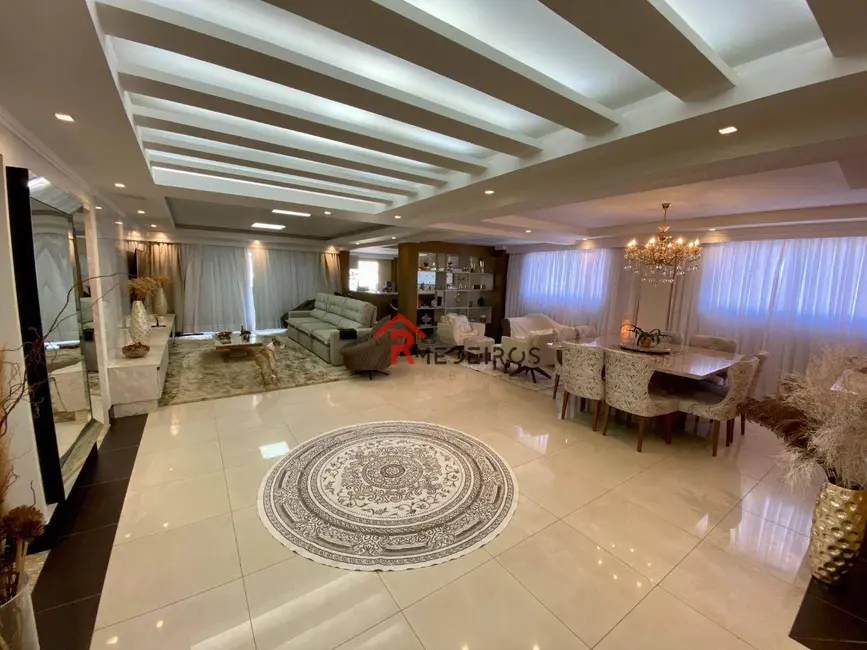 Cobertura com 3 quartos à venda, 335m2 em Canto do Forte, Praia Grande - SP - imagem 6 Foto 6 de Cobertura com 3 quartos à venda, 335m2 em Canto do Forte, Praia Grande - SP