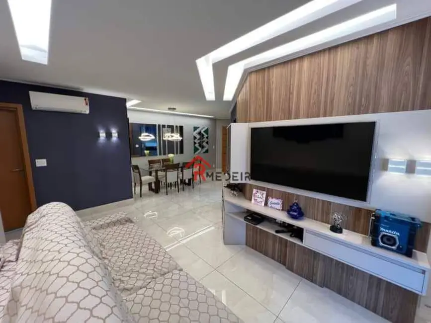 Apartamento com 3 quartos à venda, 189m2 em Canto do Forte, Praia Grande - SP - imagem 5 Foto 5 de Apartamento com 3 quartos à venda, 189m2 em Canto do Forte, Praia Grande - SP