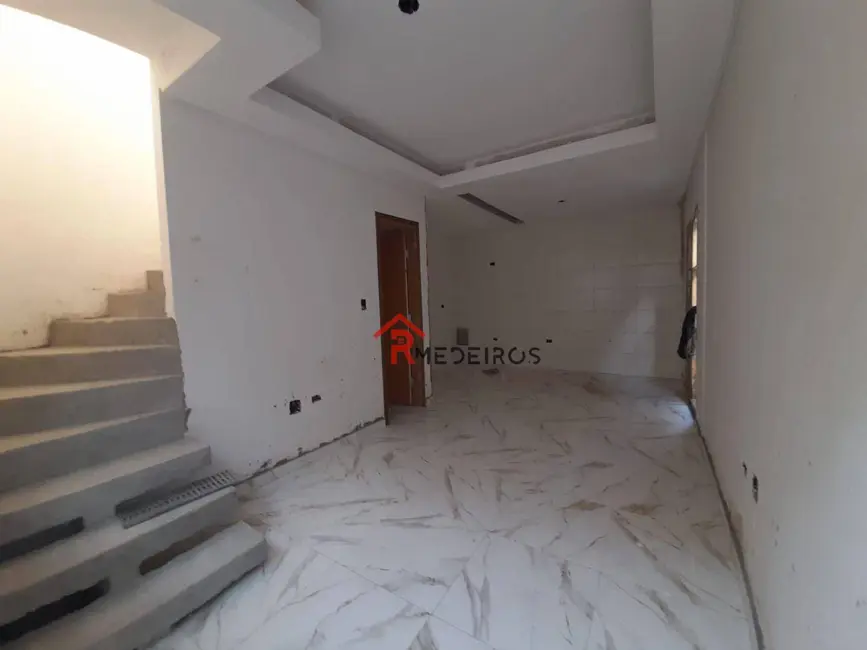 Casa com 2 quartos à venda, 85m2 em Praia Grande - SP - imagem 2 Foto 2 de Casa com 2 quartos à venda, 85m2 em Praia Grande - SP