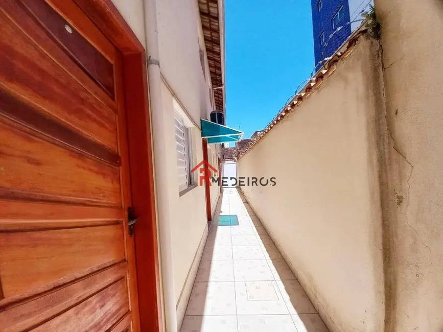 Casa com 2 quartos à venda, 73m2 em Praia Grande - SP - imagem 3 Foto 3 de Casa com 2 quartos à venda, 73m2 em Praia Grande - SP