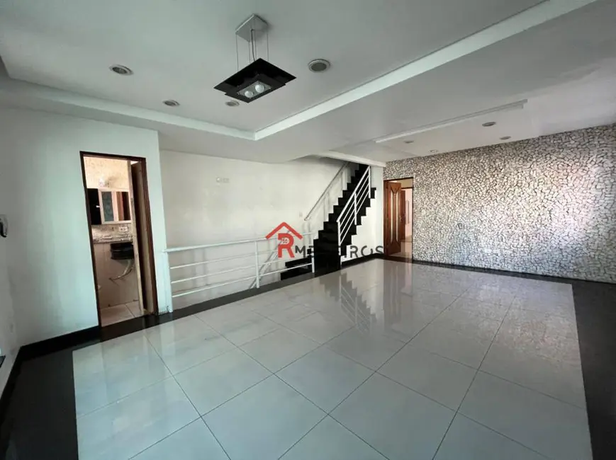 Sobrado com 3 quartos à venda, 174m2 em Praia Grande - SP - imagem 6 Foto 6 de Sobrado com 3 quartos à venda, 174m2 em Praia Grande - SP