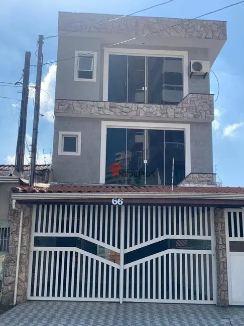 Sobrado com 3 quartos à venda, 174m2 em Praia Grande - SP - imagem 1 Foto 1 de Sobrado com 3 quartos à venda, 174m2 em Praia Grande - SP