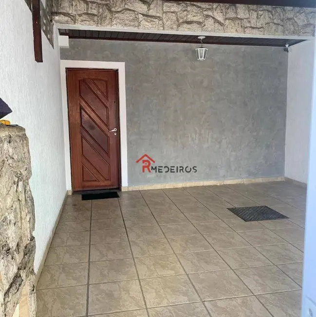 Sobrado com 3 quartos à venda, 174m2 em Praia Grande - SP - imagem 2 Foto 2 de Sobrado com 3 quartos à venda, 174m2 em Praia Grande - SP