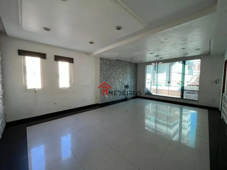 Sobrado com 3 quartos à venda, 174m2 em Praia Grande - SP - imagem 5 Foto 5 de Sobrado com 3 quartos à venda, 174m2 em Praia Grande - SP