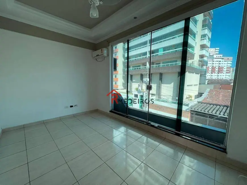 Sobrado com 3 quartos à venda, 174m2 em Praia Grande - SP - imagem 8 Foto 8 de Sobrado com 3 quartos à venda, 174m2 em Praia Grande - SP